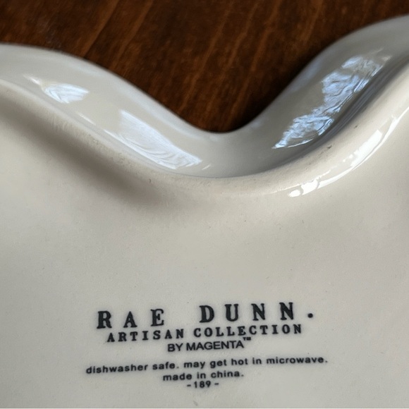 2 Rae Dunn Heart Plates - Picture 4 of 4